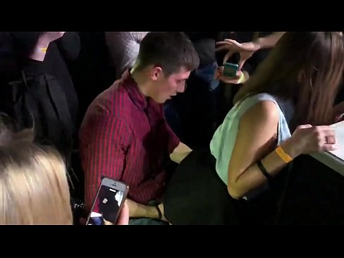 ❤️ 러시아 나이트 클럽에서 실제 섹스. 18 세 러시아 여자 항문과 질에 엿 에서 나이트 클럽 ❤️❌ 섹스 비디오 포르노에서 ko.porn-milf300.ru ❌